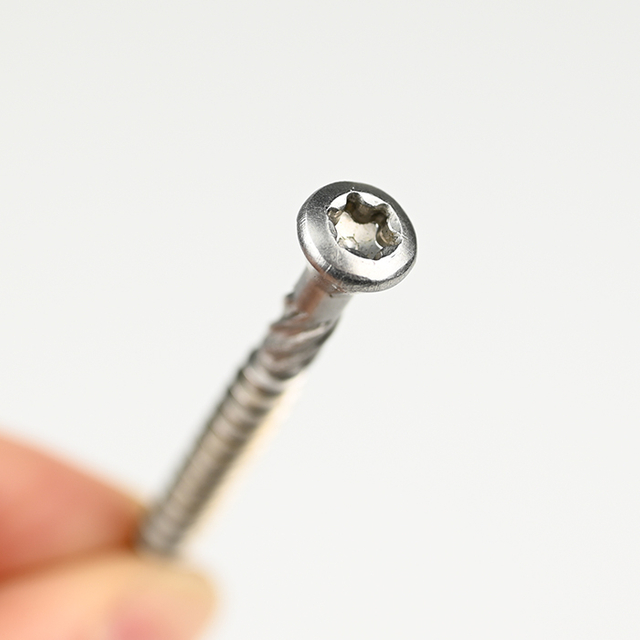 SUS304 Oval Head Torx with 4 Ribs Chipboard Screw T-17 5.0-2.2*50